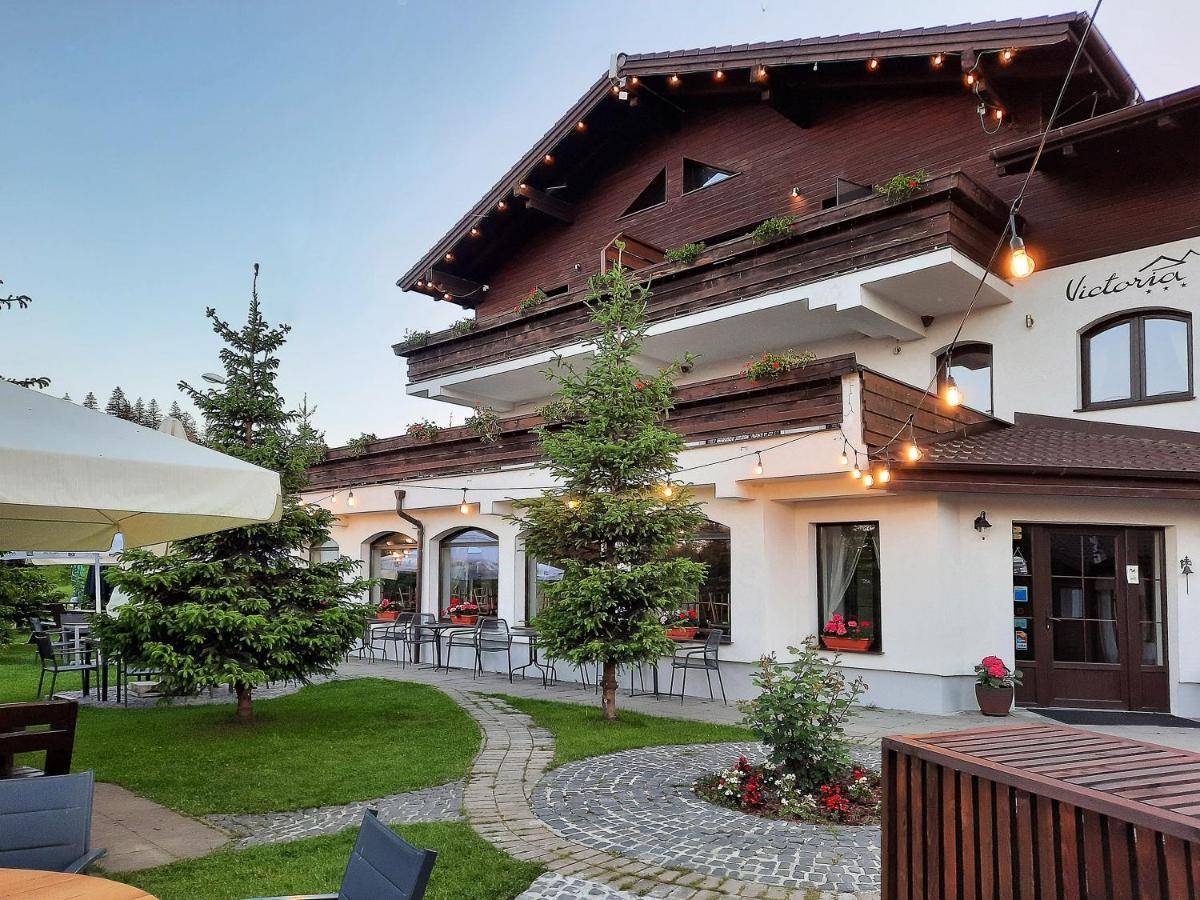 Pensiune & Restaurant Victoria Păltiniş Exteriör bild
