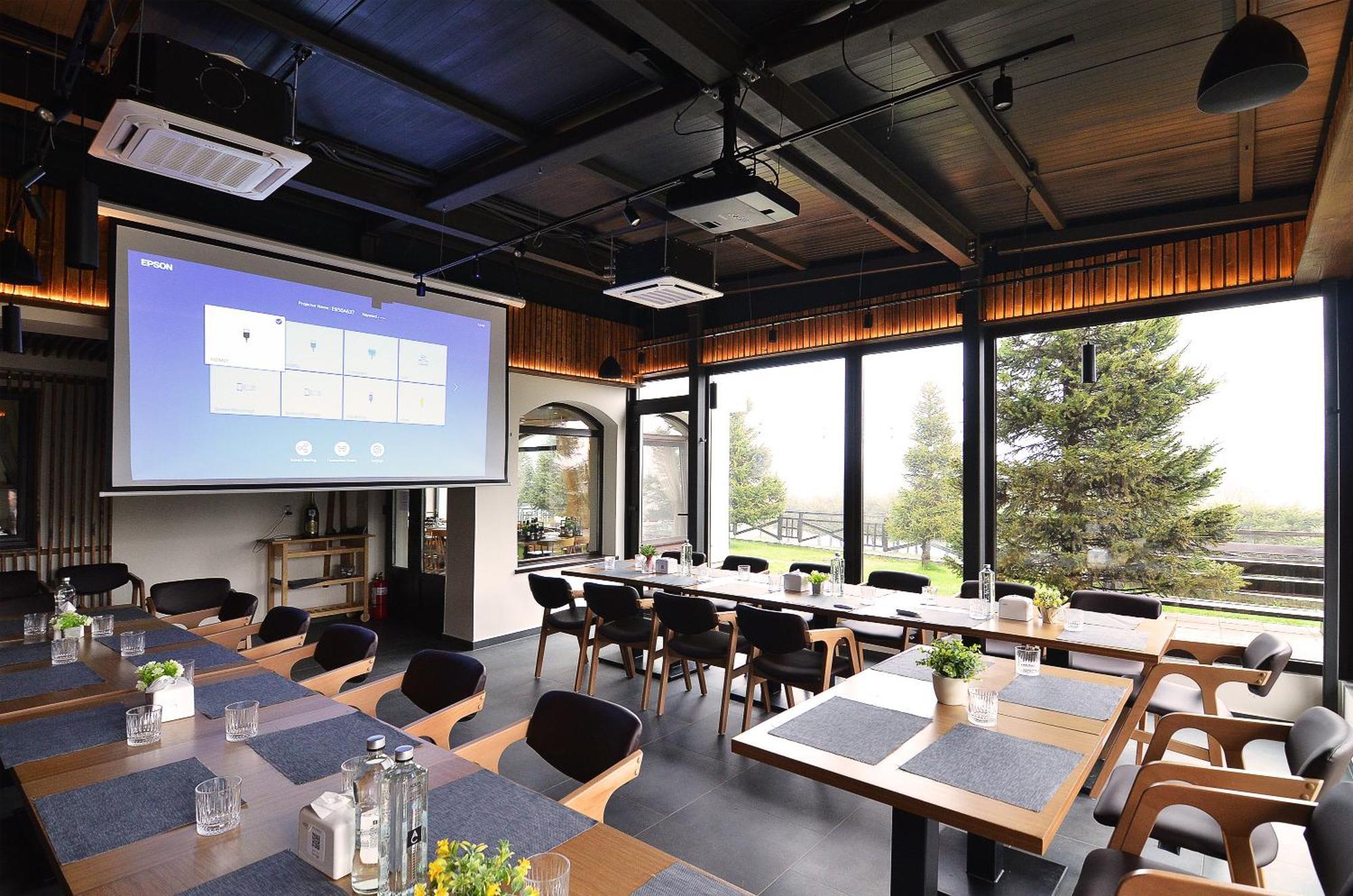 Pensiune & Restaurant Victoria Păltiniş Exteriör bild