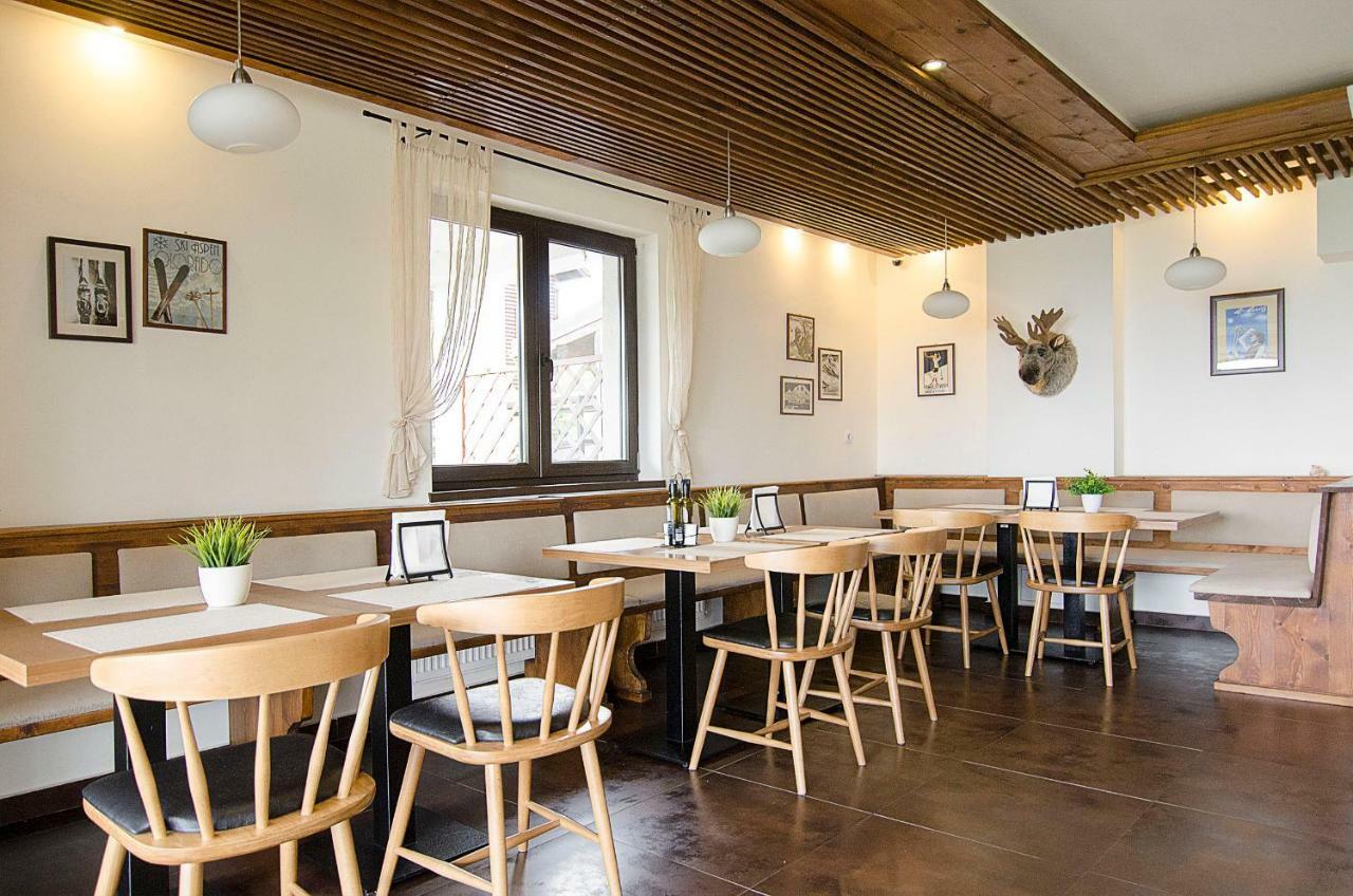 Pensiune & Restaurant Victoria Păltiniş Exteriör bild